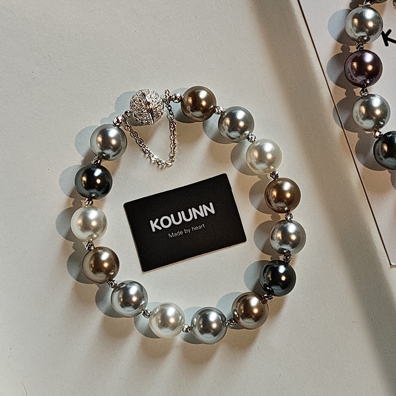Queen of Black Butterflies Tahitian Mixed-Color Morandi Pearl Bracelet, Light Luxury, High-End Feel, Anti-Drop Magnetic Clasp Bracelet