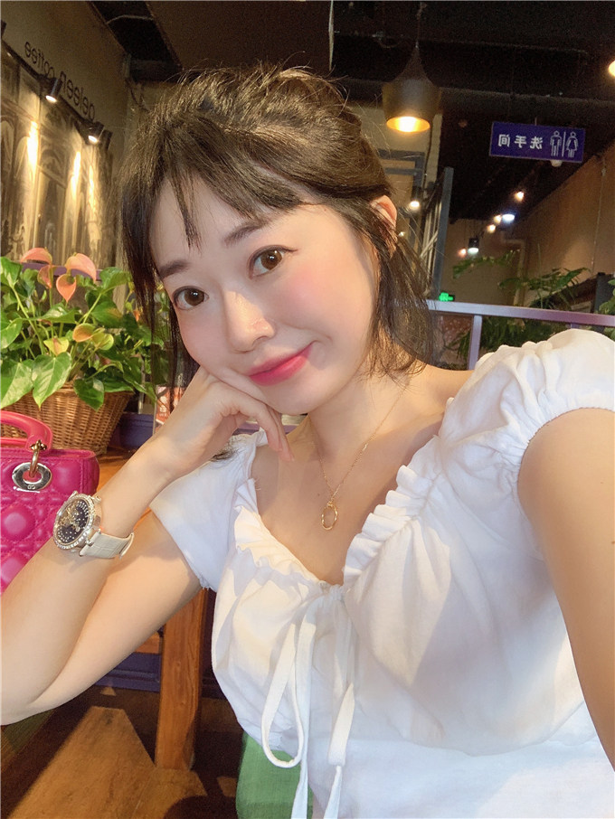 BORAKOO Korea East gate 2019 Summer white ~ Agaric Flower Buds Bubble Sleeve Little Sexy T 