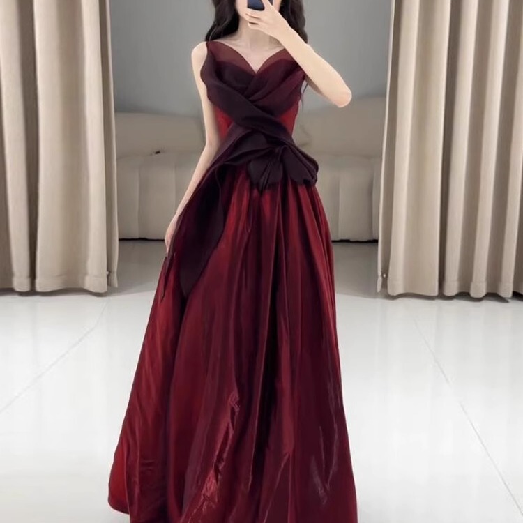 Burgundy Satin Toast Dress, High-End Banquet Bridal Engagement Evening Dress, Strapless Wedding Banquet Niche Design