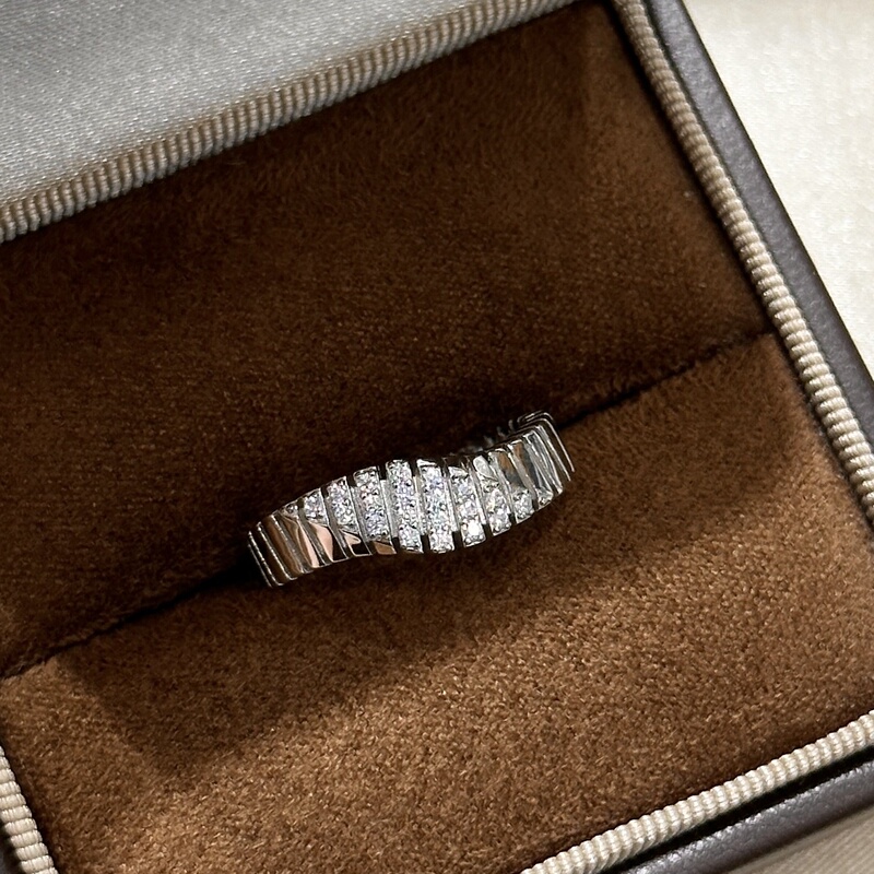 Light Luxury S925 Sterling Silver Wave-Shaped Half-Diamond Ring with Satin Stripe Design and Exquisite Cnc Craftsmanship Light Luxury S925 Sterling Silver Wave-Shaped Half-Diamond Ring with Satin Stripe Design and Exquisite Cnc Craftsmanship