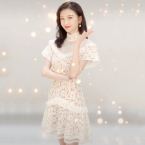 View sweet with sweet and hollowed-out first love white lace dress in summer high-end small scented wind with salt can be sweetened