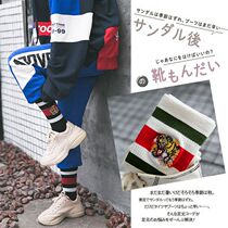 Autumn and winter new socks cotton embroidery thickened ladies street style socks handsome t tide socks full of 4 pairs