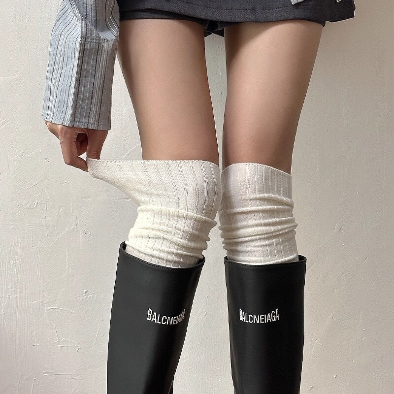 White Calf Socks Paired with Boots, Women's Slouch Socks, Thickened Autumn Rain Boot Socks, High Tube Socks, Over-The-Knee Socks White Calf Socks Paired with Boots, Women's Slouch Socks, Thickened Autumn Rain Boot Socks, High Tube Socks, Over-The-Knee Socks