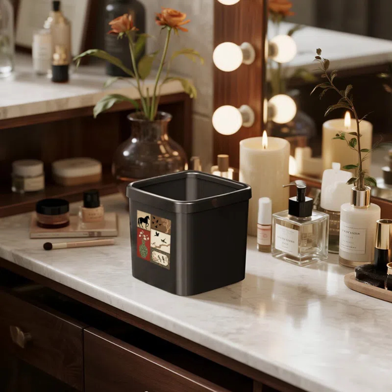 Medieval-Style Desktop Trash Can, Small Mini Trash Can with Lid, Cute Office, Home, Living Room Sanitary Bin