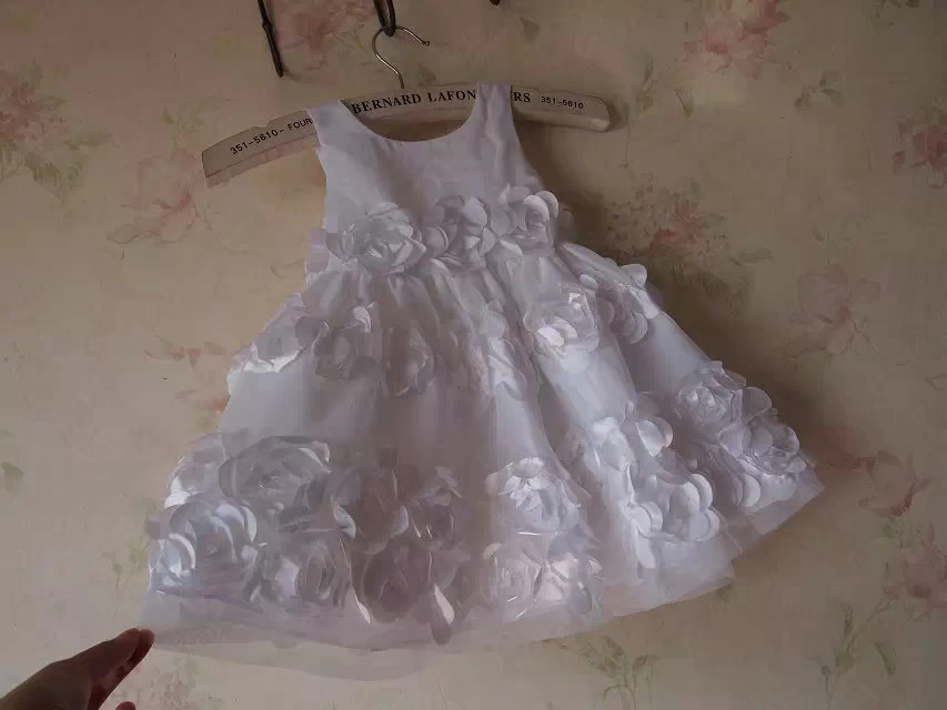 Phá mã xử lý bé một tuổi váy đầm công chúa hoa hồng trắng - Váy trẻ em