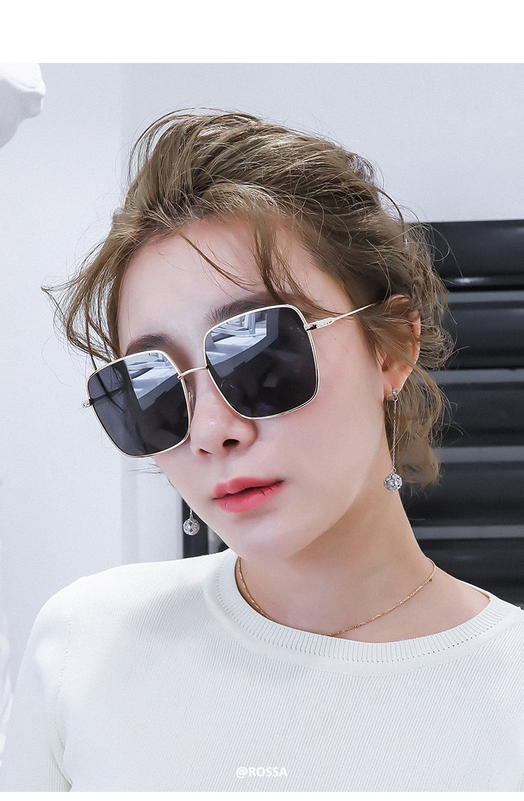Slim retro mặt tròn vuông Phnom Penh hộp lớn kính râm màu đỏ nữ thủy triều cá tính kim loại hộp lớn thủy triều nam kính mát trong kinh bao ve mat khoi anh sang xanh essilor