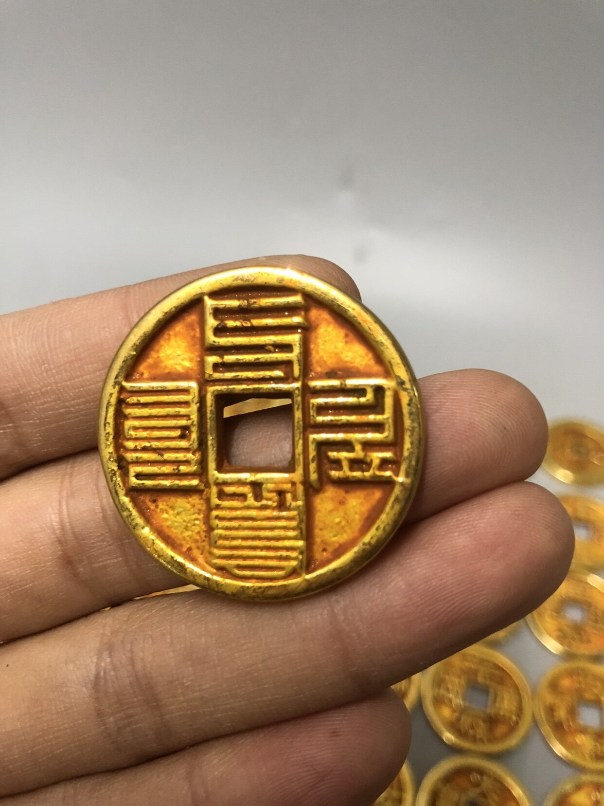 北宋淳化元宝背双佛稀有鎏金币平安钱:古玩铜钱收藏界的璀璨明珠-金币-淘宝百科网