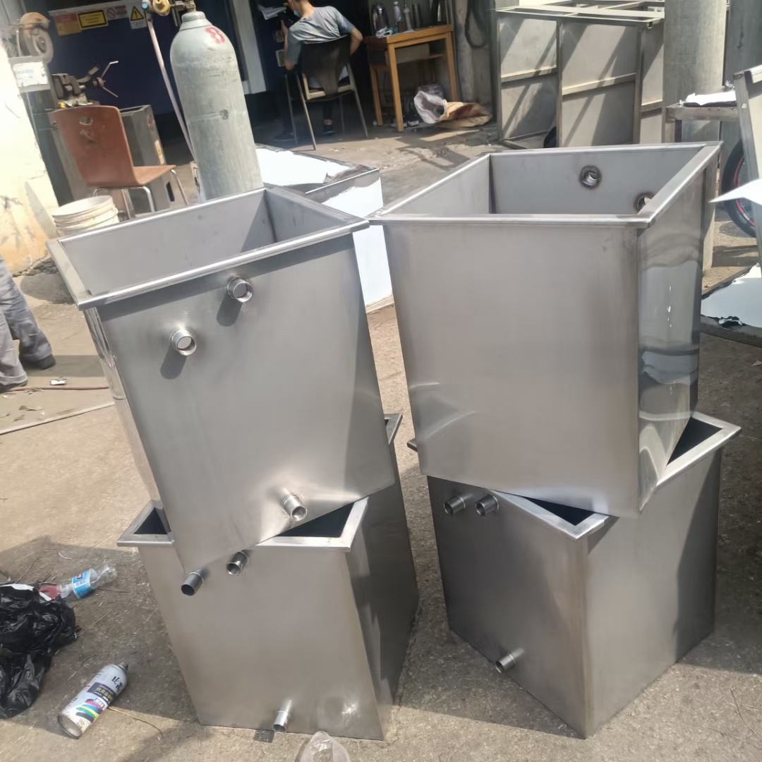 304 stainless steel box processing custom water tank sink bending stainless steel plate laser cutting processing custom
