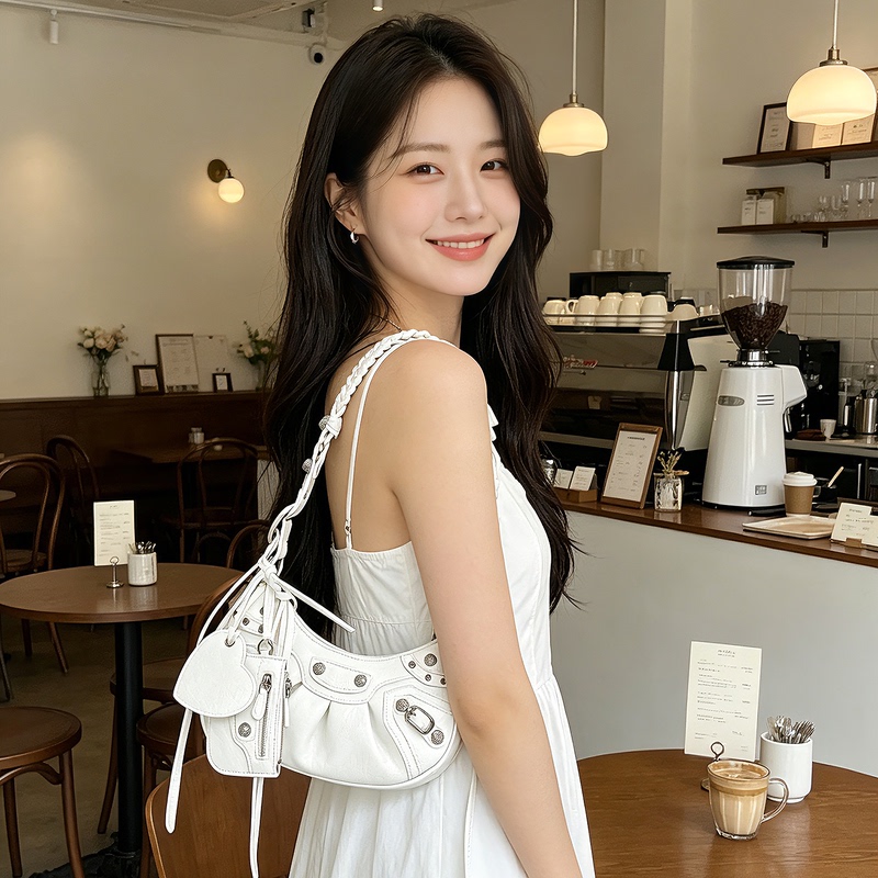 Women's Bags 2026 New Model Lecagole Motorcycle Bag Moon Bag Crescent Bag Genuine Leather Women's Bag Rivet Underarm Bag