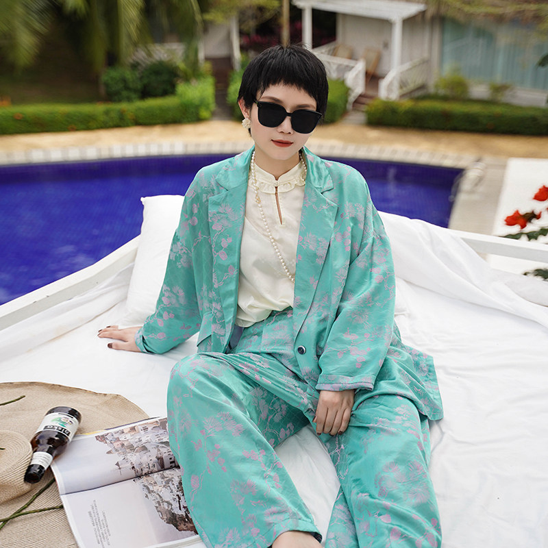 See clear water Blue both in a swarm and airy and airy suit New color One grain buckle Cocoon Type Easy Genuine Silk Coat Spring