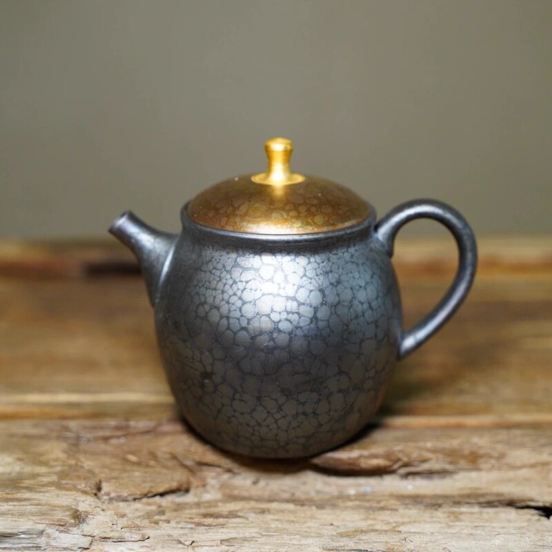 Japanese Imported Tokoname Ware Shōryūmeiō Shōji Tengami Glaze Kiln-Transformed Gold-Lid Craft Teapot, Exquisite Workmanship Japanese Imported Tokoname Ware Shōryūmeiō Shōji Tengami Glaze Kiln-Transformed Gold-Lid Craft Teapot, Exquisite Workmanship