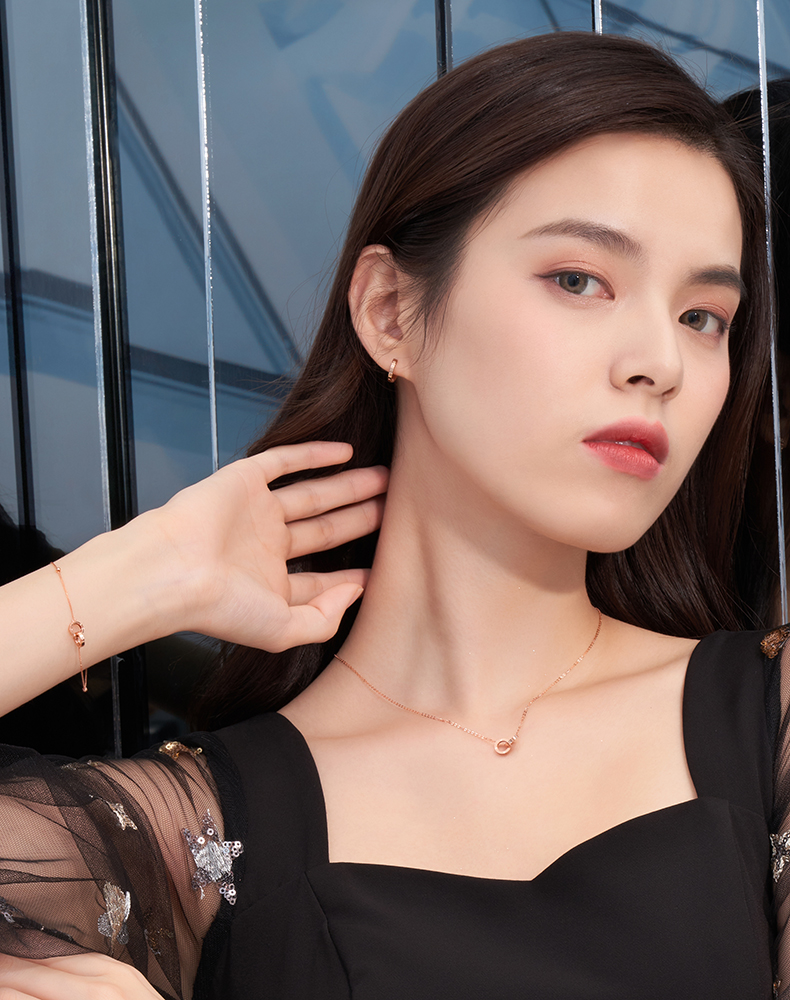 六福珠宝双环套链18K金环环相扣项链女锁骨链定价L18TBKN0060R