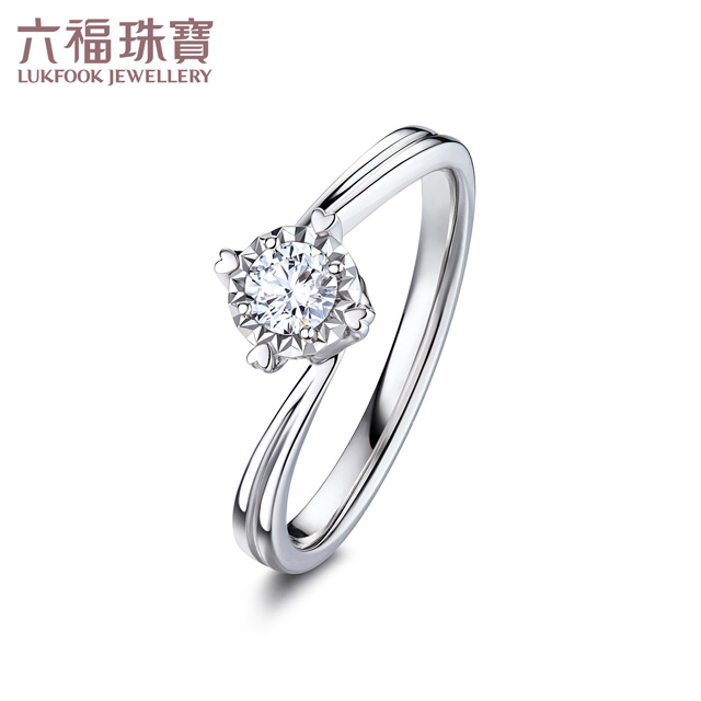 六福珠宝结婚钻戒女爱很美系列扭臂求婚18K金钻石戒指定价LB31823