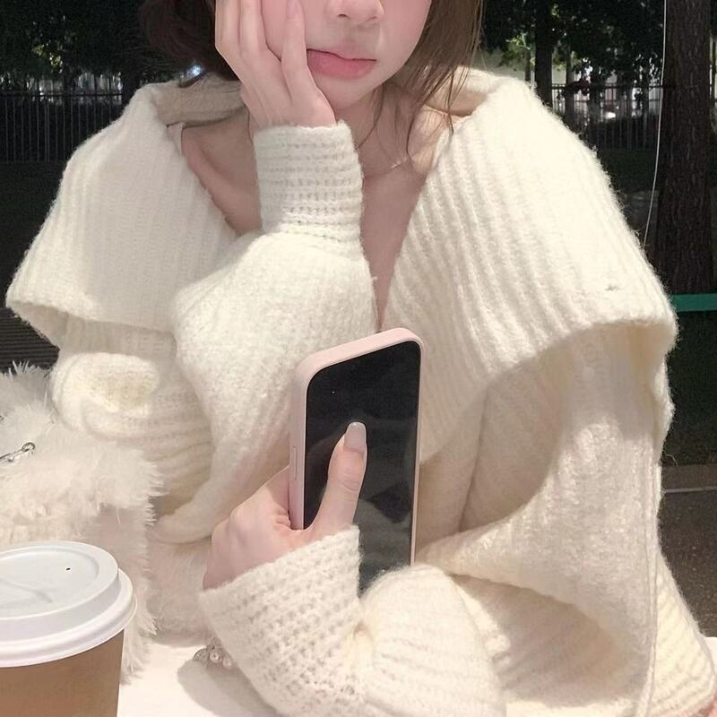 Plus-Size White Large Lapel Knitted Sweater Coat for Women, Autumn and Winter, for Chubby Girls, with a Lazy Design and Super Stylish Top