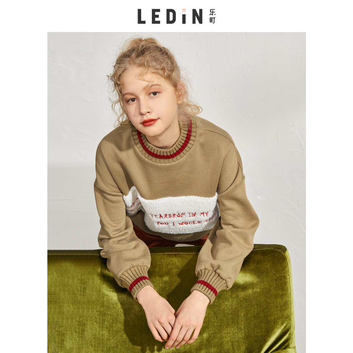 Sweatshirt femme - Ref 3213993 Image 4