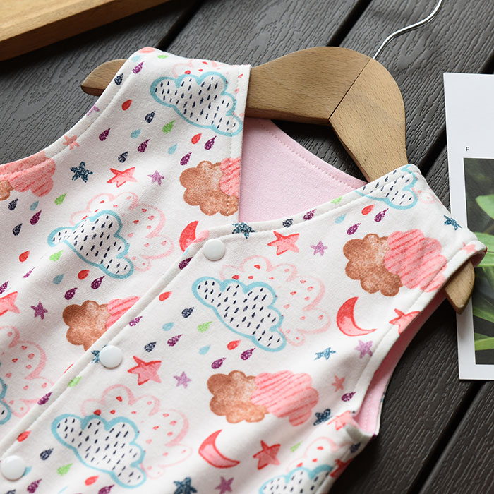 Áo vest trẻ em cotton cho bé đan áo len đan hai bên Mặc áo vest bé trai và bé gái quần áo trẻ em đẹp