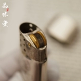 Танк, ветрозащитный чехол на керосине, антикварная зажигалка, Германия