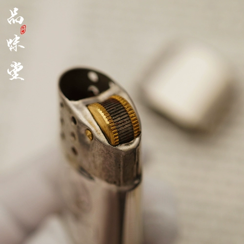 Танк, ветрозащитный чехол на керосине, антикварная зажигалка, Германия