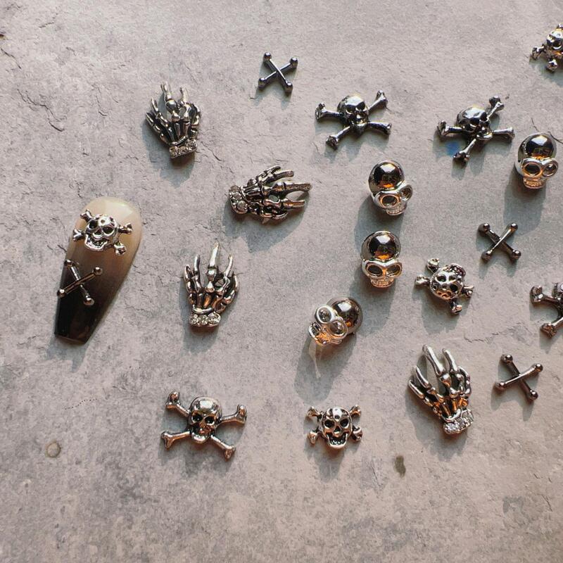 Retro Dark Frame Skull Fork Ghost Claw Metal Nail Art Accessories Personalized Punk Cross Halloween Nail Accessories
