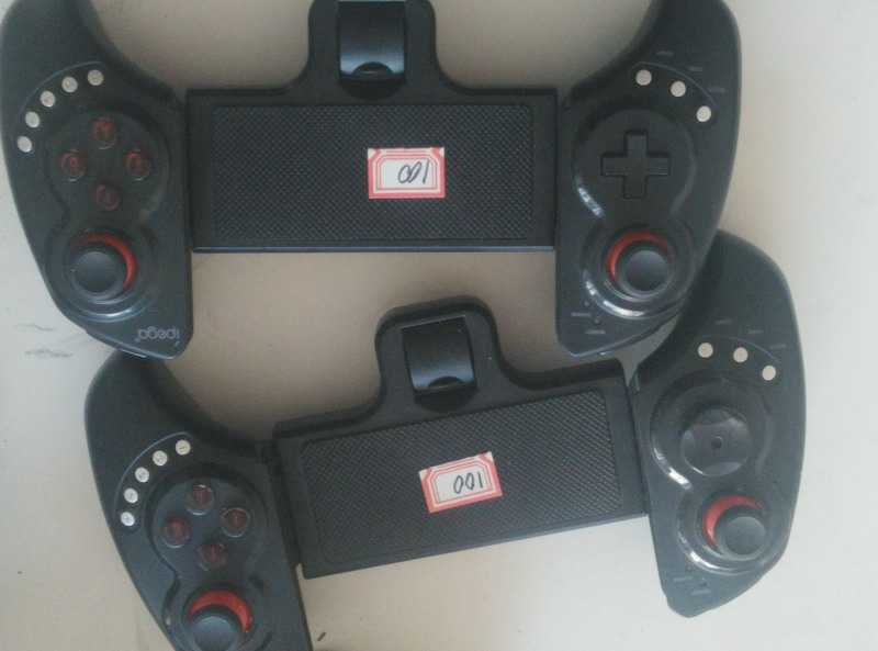 ipeag Bluetooth gaming handle
