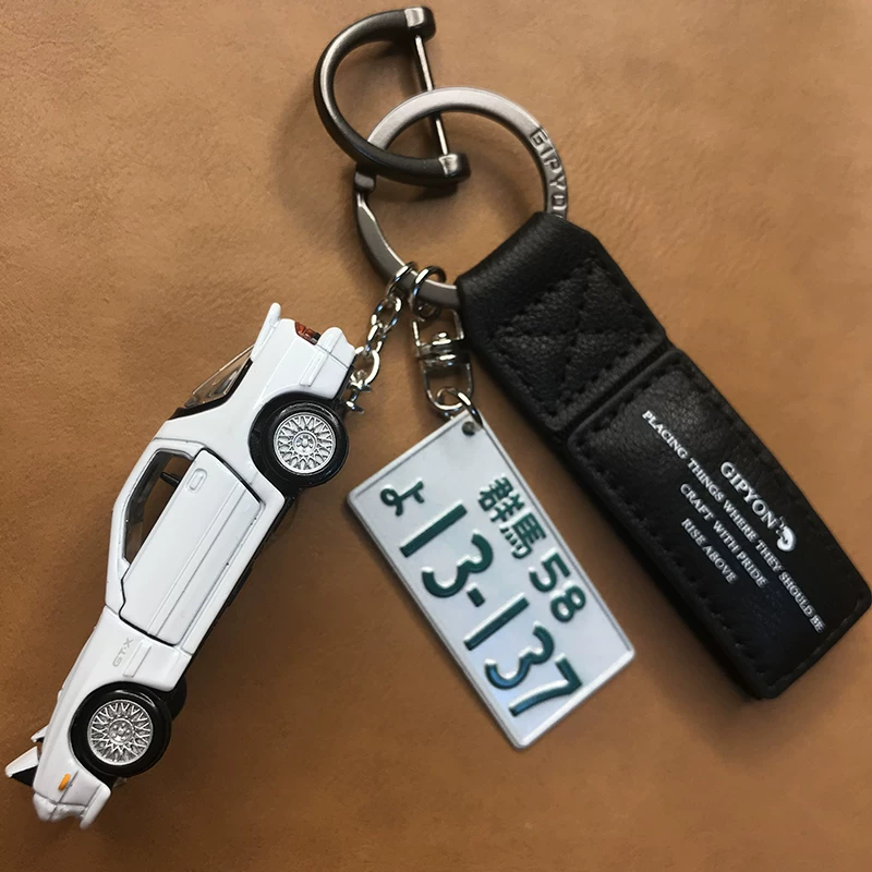 Брелок Genuine AE86 автомобильный подвесной (GIPYON), сплавной модель, подарочная коробка и гравировка