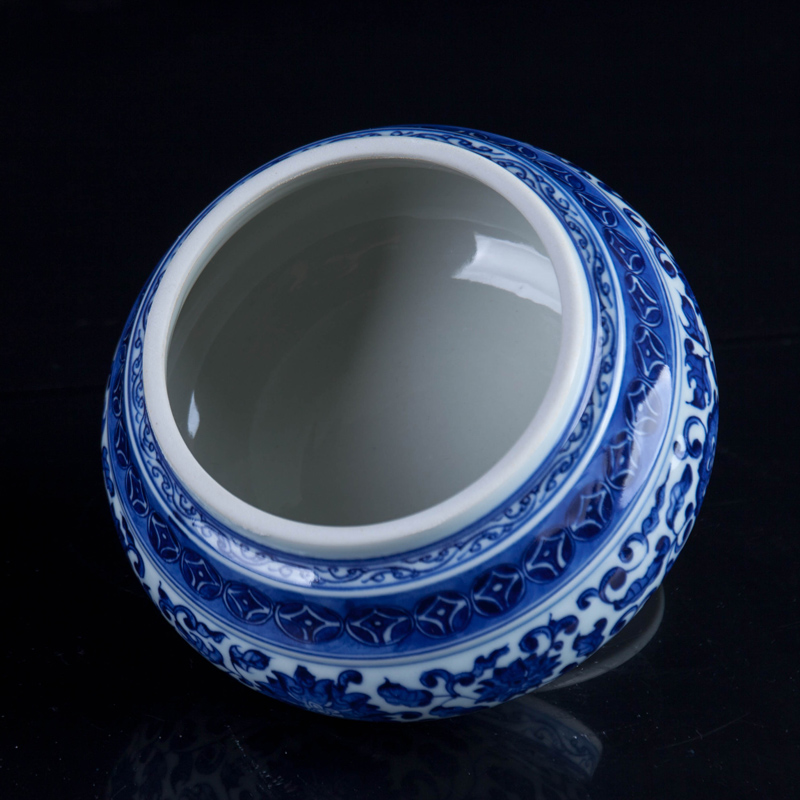 The New Chinese blue and white porcelain of jingdezhen ceramics bound lotus flower adornment furnishing articles teahouse tea caddy fixings storage tank