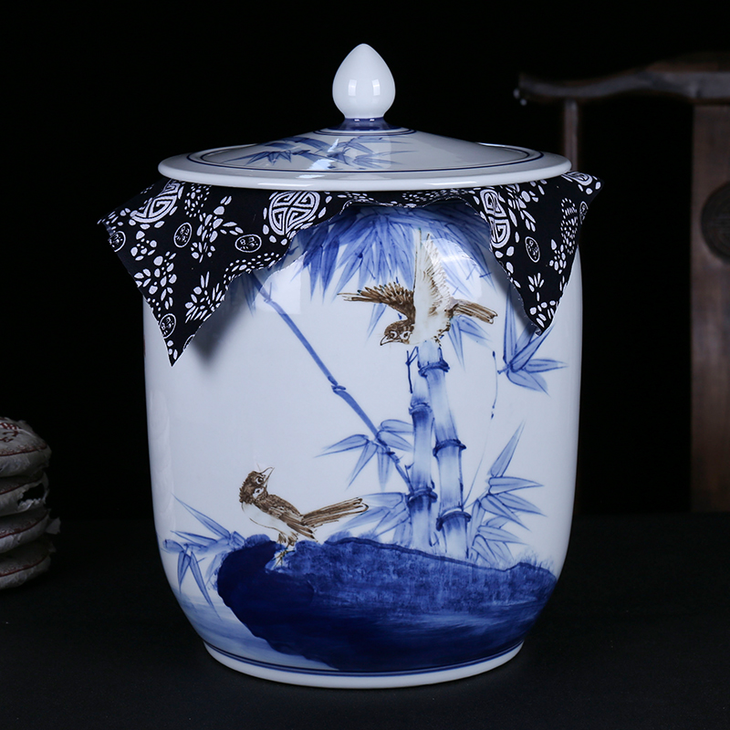 The New Chinese blue and white porcelain of jingdezhen ceramics means safe bamboo caddy fixings household seal barrel storage tank