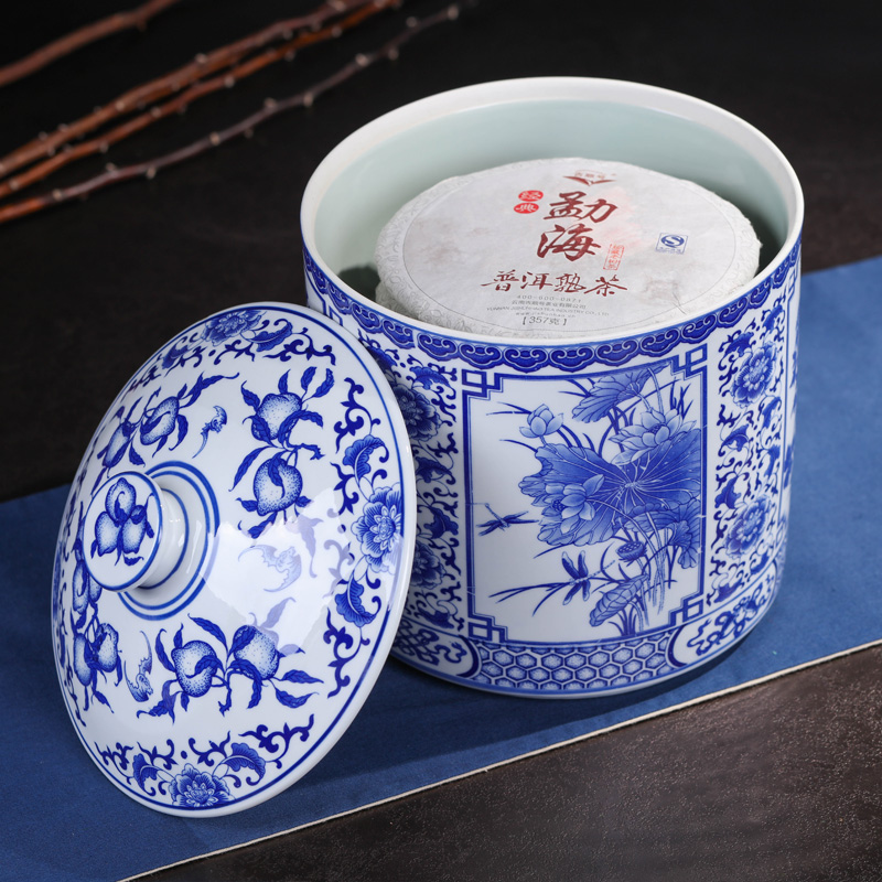 Jingdezhen ceramic tea pot wake receives pu 'er tea cake tin box household seal pot size