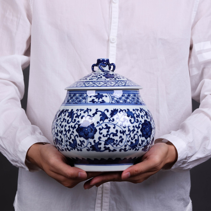 Jingdezhen ceramics in pu 'er tea pot of gift box packaging, receives seven loaves moistureproof general sealed jar of restoring ancient ways