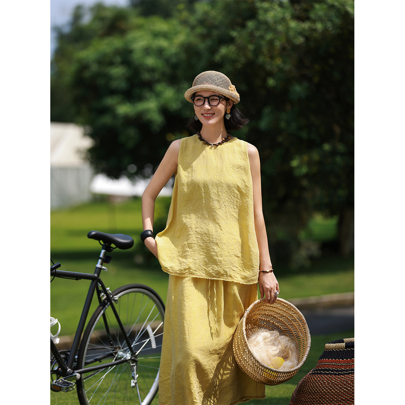 Ma Lin 21-Count Linen-Blend Two-Tone Color-Woven Contrast Floral Needlework Raw Edge Patchwork Sleeveless Vest [Lingxia]