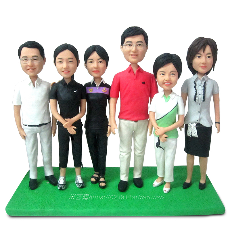 Family portrait A family of three and four photos Custom clay clay clay doll diy clay doll wax figure gift