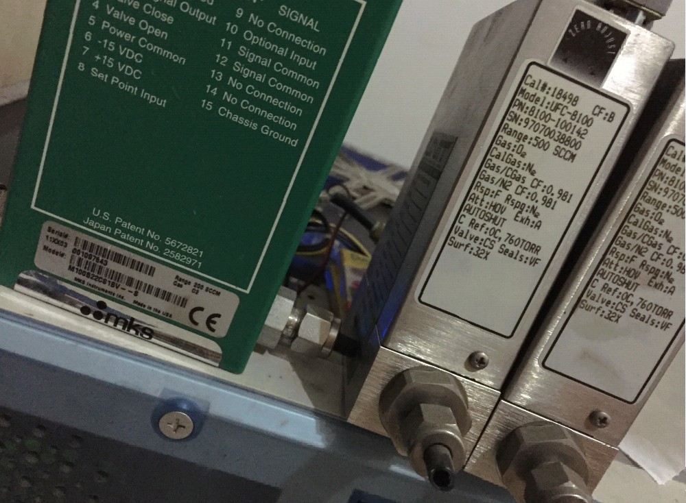 MKS MASS-FLO 200 O2 SCCM M100B22CS18V flow meter