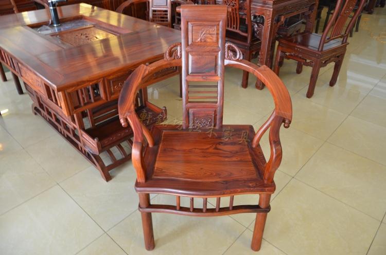 Gỗ rắn mới chạm khắc cung điện Elm phòng khách sofa bàn cà phê 3 mảnh đặt Trung Quốc Taishi ghế cổ đồ nội thất - Bộ đồ nội thất mẫu giường gỗ đẹp