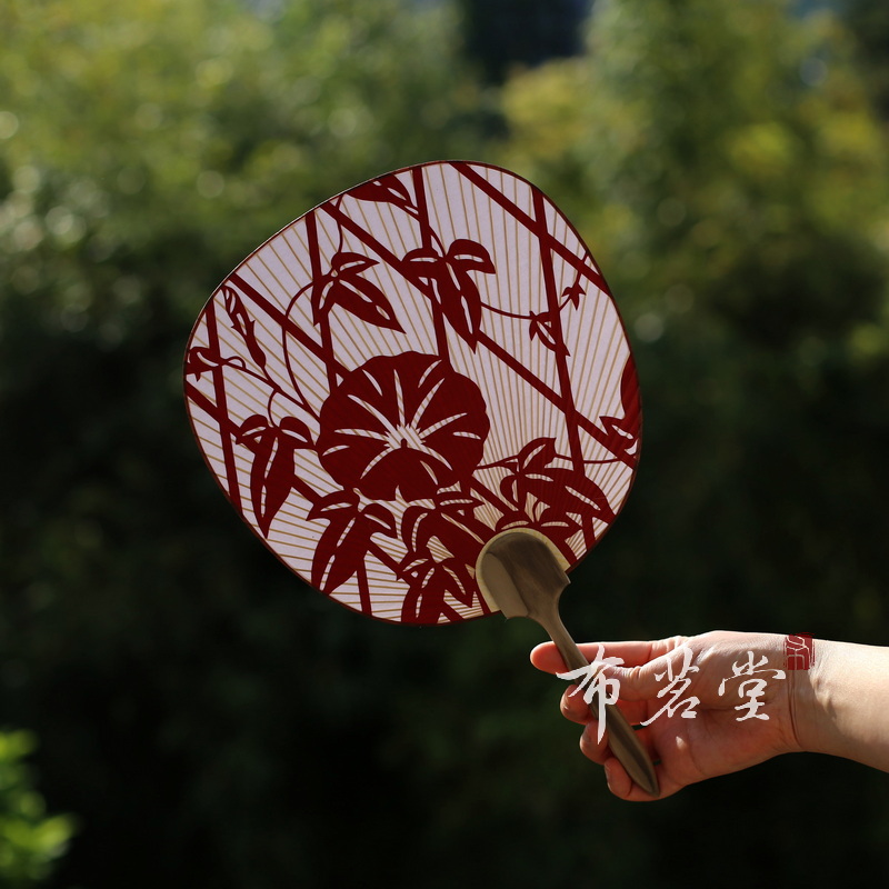 Bu Ming Tang hollow paper-cut fan and fan export to Japan original single and paper fan