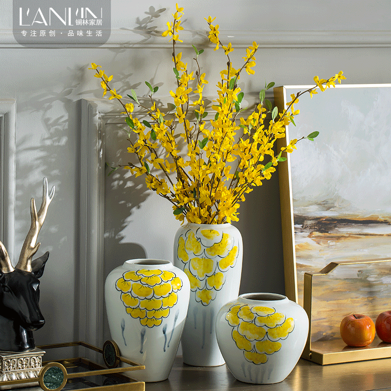 Jingdezhen ceramic vase Nordic I and contracted decorate furnishing articles creative floret bottle desktop flower arranging pottery vase
