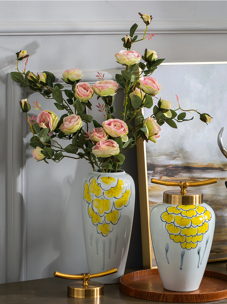 Jingdezhen ceramic vase Nordic I and contracted decorate furnishing articles creative floret bottle desktop flower arranging pottery vase