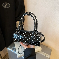 Черная подвеска