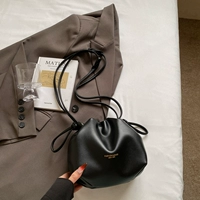 Черная подвеска