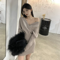 Real price autumn and winter new sexy show collar bone cross waist show thin V-neck knitted dress