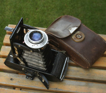 OLD BESSA WITH COLOR SKOPAR 105 3 5