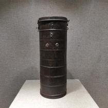 Red collection of old revolutionary objects from the Anti-Japanese War period original domestic gas mask tube fidelity applicable and patriotic