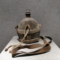 Red collection of anti-war revolutionary old objects original Japanese kettle fidelity and suitable for patriotic education exhibition