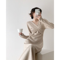  (8 25 00:00 15% off on new and new products)Chest stacked kink long-sleeved knitted dress