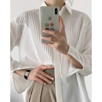  ICTS keeps running in silence clean pure and elegant Tucker pleated process curved pendulum white shirt