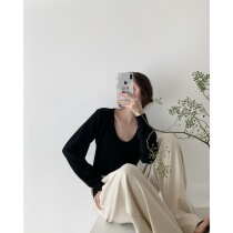  ICTS wishes everyone to expect black simple large U-neck thin short long-sleeved high-waist sweater