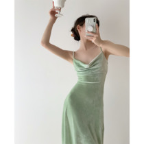  (8 25 00: 00 15% off on new and new products)Warm jade color classical velvet swing collar suspender dress