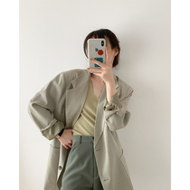 ICTS comfortable lines gas field tea green tone three-dimensional sense of clothing side and rear folding slit suit