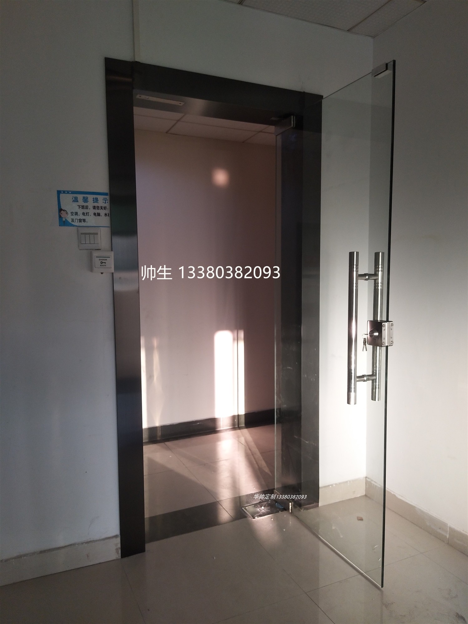 Shenzhen Luohu Futian customized office glass store glass door stainless steel door door packing door prohibited installation