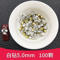 100 белых бриллиантов диаметром 5,0 мм.