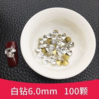 100 белых бриллиантов диаметром 6,0 мм.